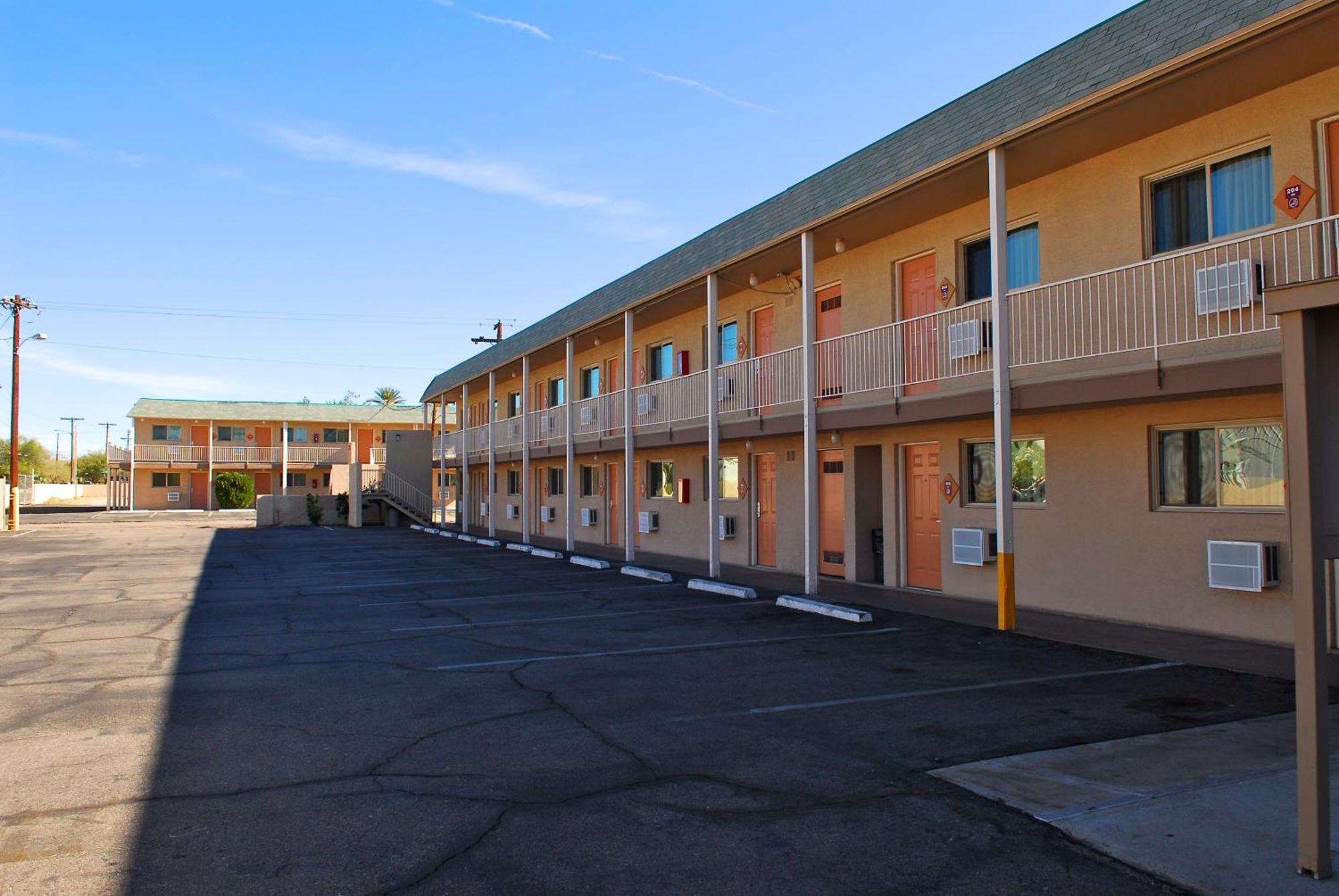 Stone Inn Extended Stay U Of A Tucson Bagian luar foto